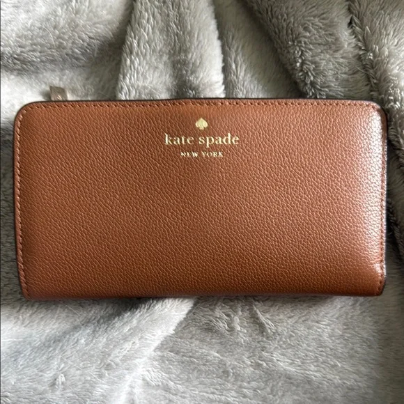 Kate Spade Tan Leather Wallet with Gold Logo - Picture 1 of 3